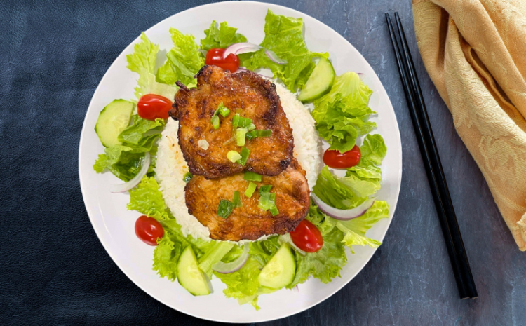BBQ CHICKEN WITH SALAD