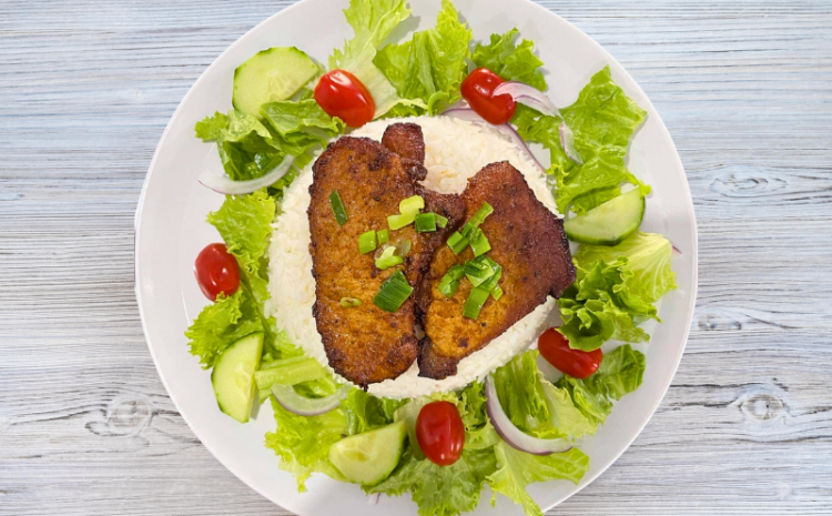 BBQ PORK WITH SALAD